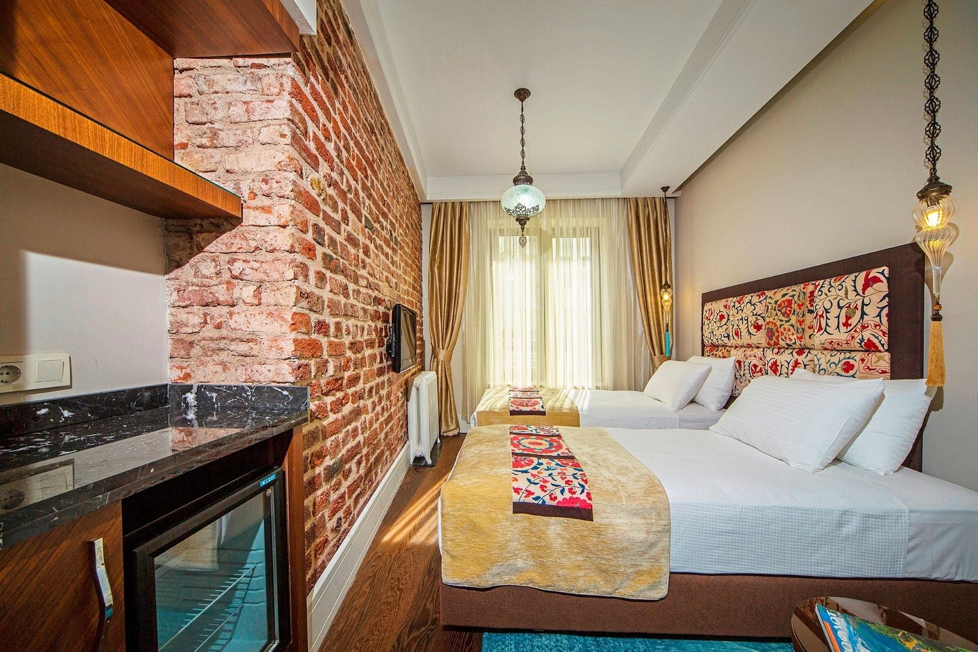 อาซาร์ด สวีทส์ Hotel อิสตันบูล ภายนอก รูปภาพ