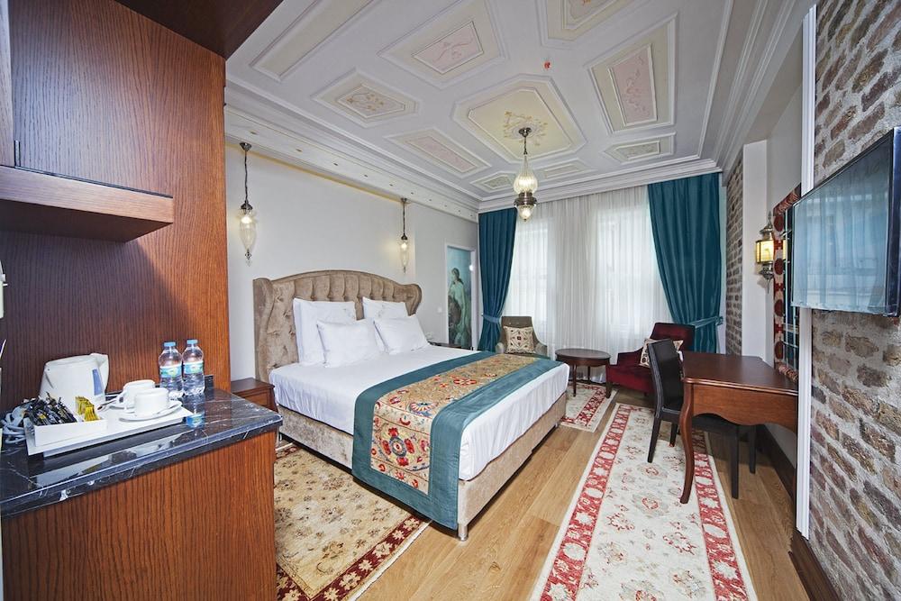 อาซาร์ด สวีทส์ Hotel อิสตันบูล ภายนอก รูปภาพ