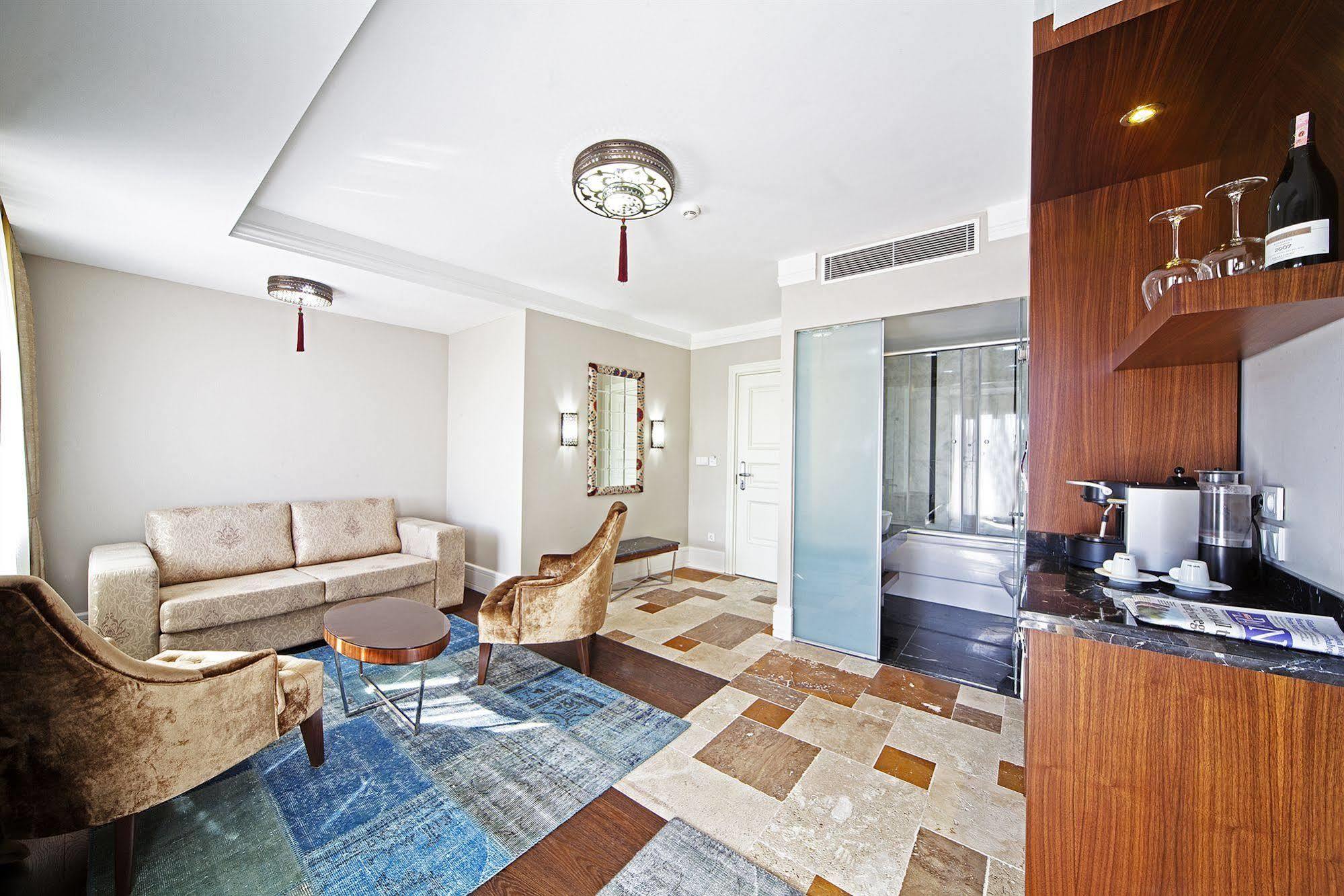อาซาร์ด สวีทส์ Hotel อิสตันบูล ภายนอก รูปภาพ